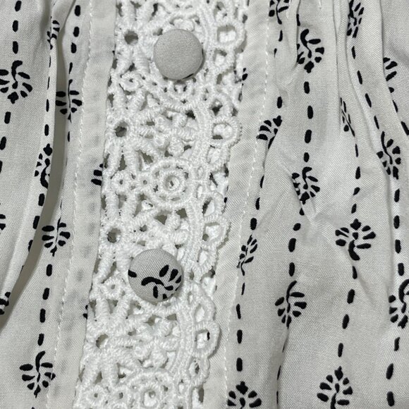 Chelsea & Theadore Lace Trim Blouse Size 1X Black White V-Neck - Picture 6 of 8